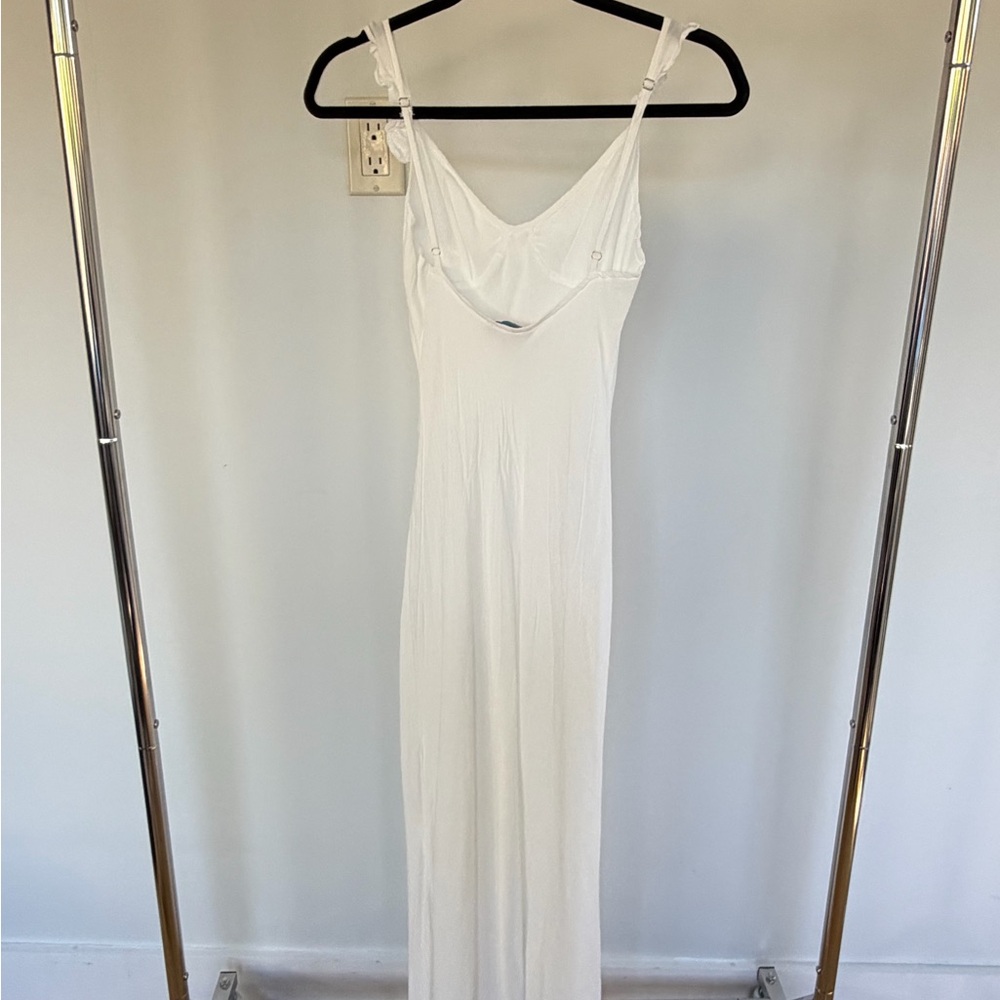 Elegant White Maxi Dress - Picture 2 of 4